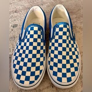 Excellent Condition Classic Checkered Vans, Unisex.
